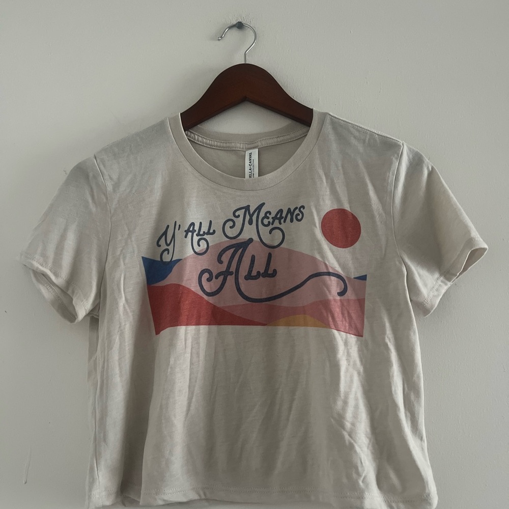 Graphic Beige Crop Top custom Y’all Means All Sz S Super Soft never worn - Picture 4 of 4